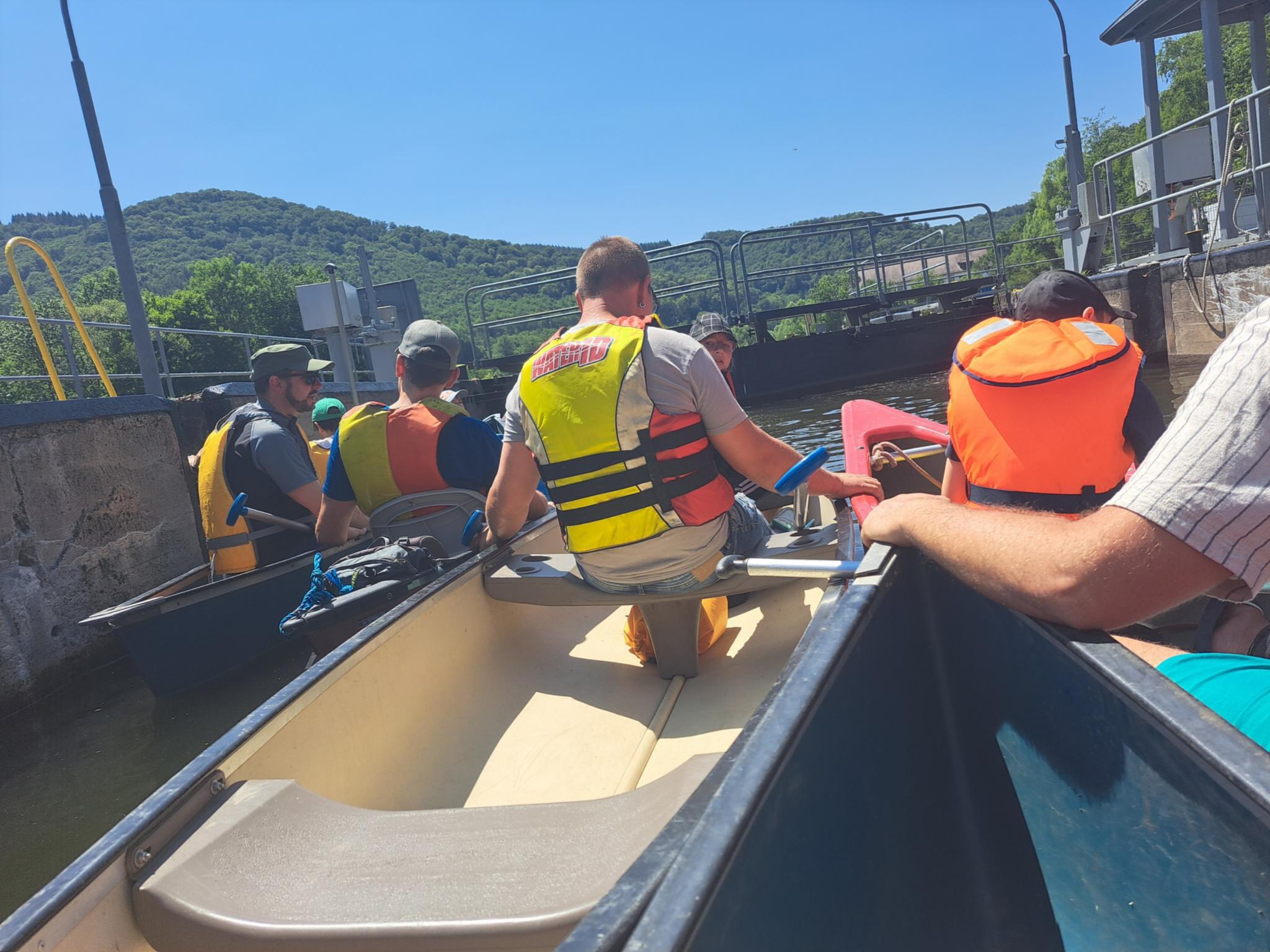 Väter und Kinder in der Schleuse (c) Tobias Petry Väter und Kinder in der Schleuse