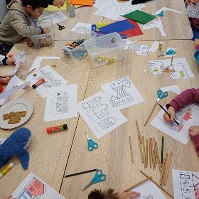 Die Kinder fleißig bei der Arbeit