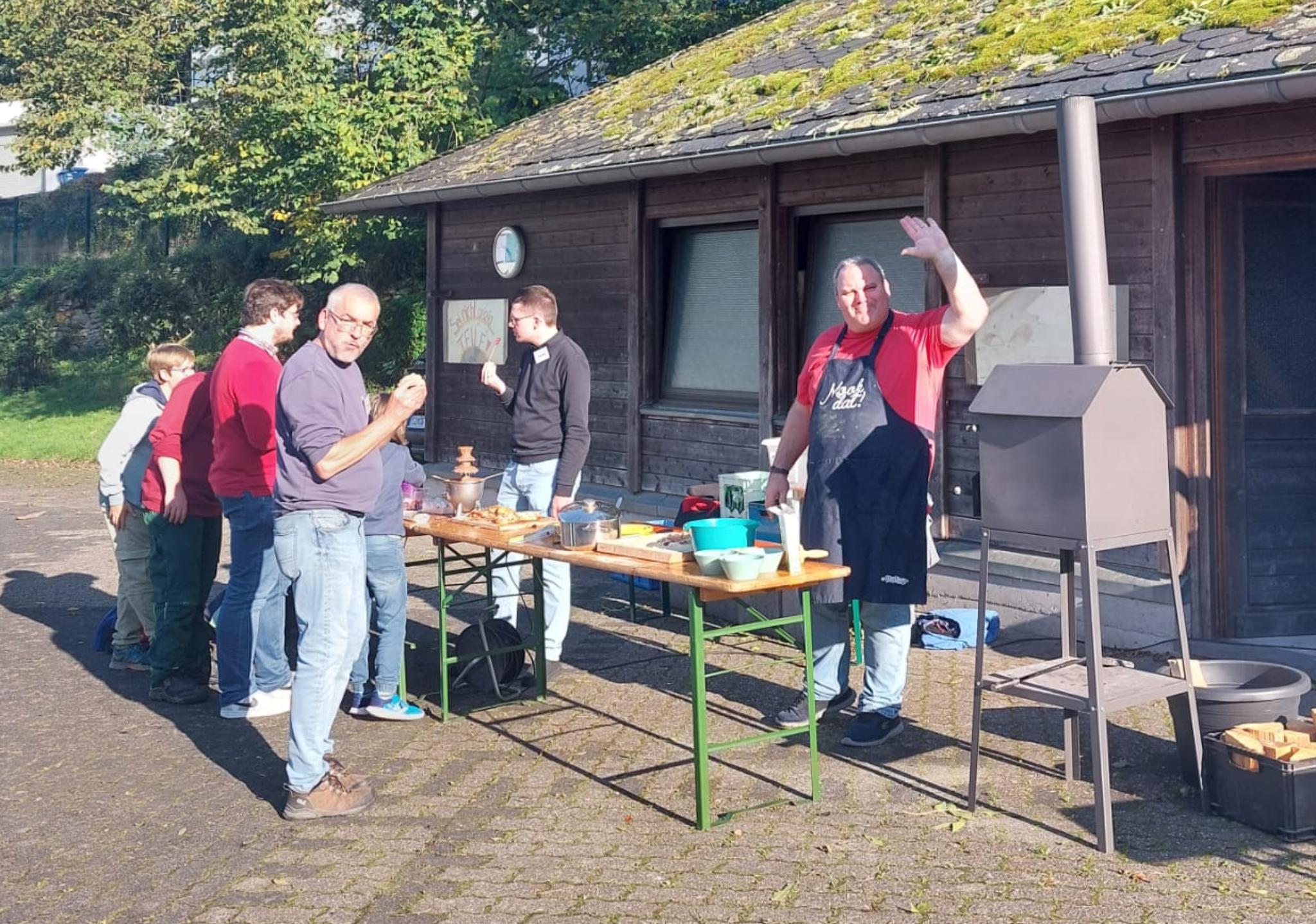 Für das leibliche Wohl wird gesorgt: Pizza und Schokobrunnen