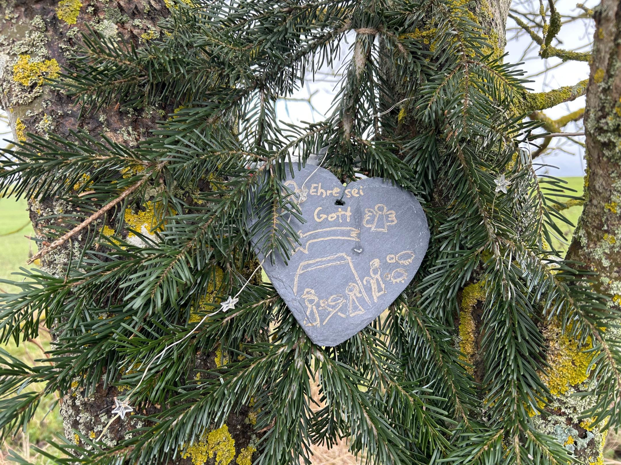 Mit wenigen Strichen aussagen, worum es an Weihnachten geht (c) Tobias Petry Mit wenigen Strichen aussagen, worum es an Weihnachten geht