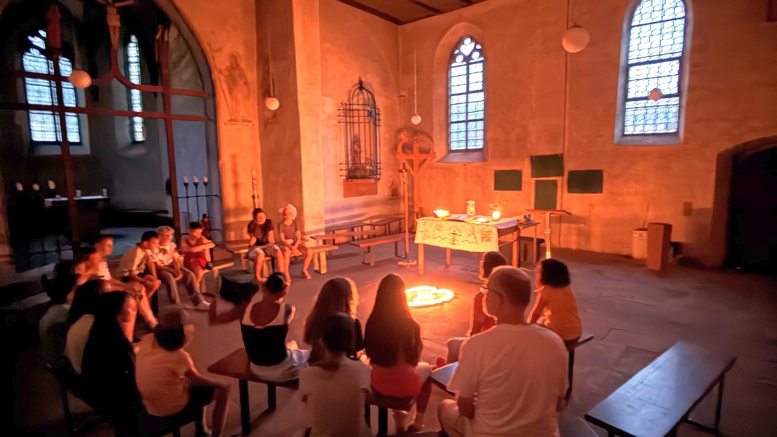 Kinderfreizeit Abendimpuls in der Kirche