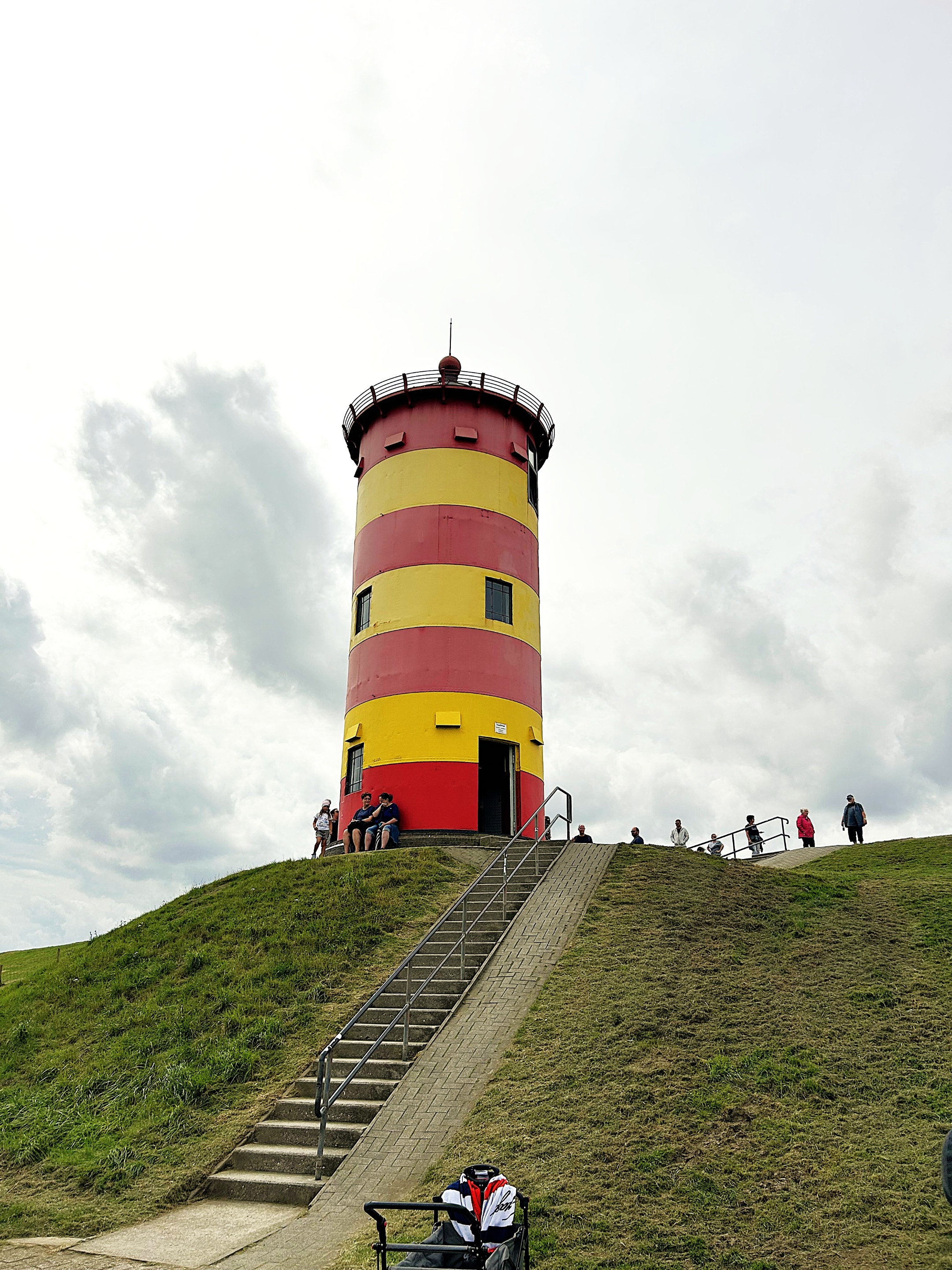 Der Pilsumer Leuchtturm - ein bekanntes Wahrzeichen Ostfrieslands (c) Tobias Petry Der Pilsumer Leuchtturm - ein bekanntes Wahrzeichen Ostfrieslands