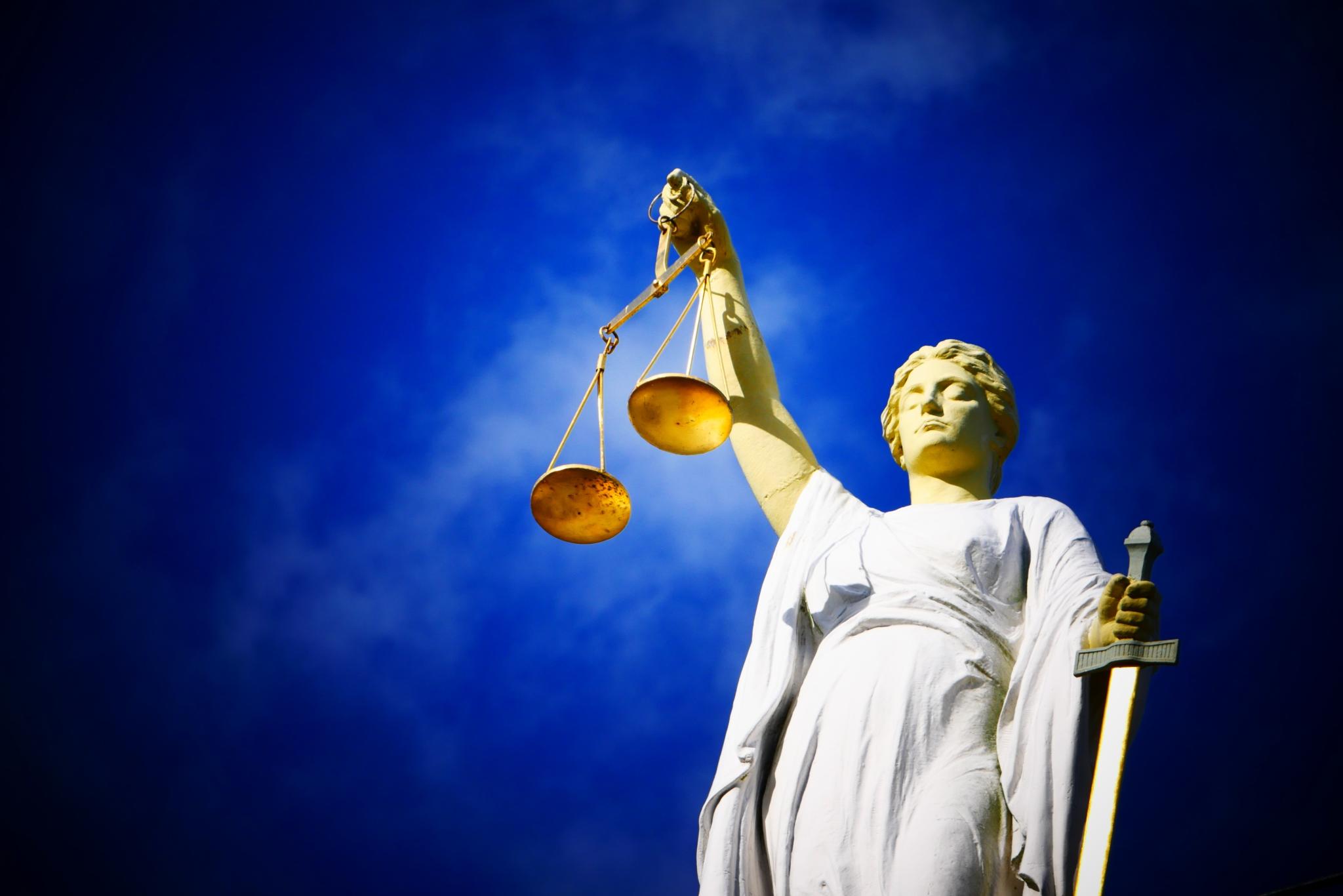 justice-2071539_by_AJEL_pixabay_pfarrbriefservice