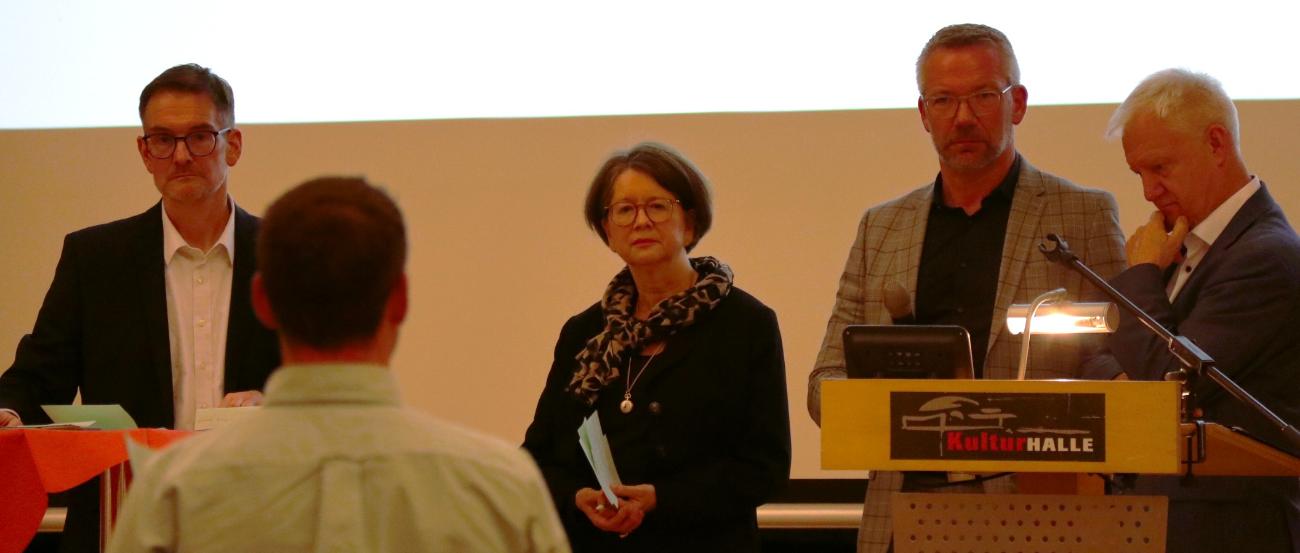(vlnr.) Bereichsleiter Christian Heckmann, Bereichsleiterin Mechthild Schabo, Bereichsleiter Hermann Condné und Leitender Direktor Andreas Trogsch